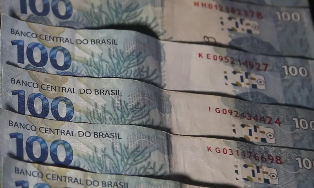 Mercado eleva previsão de expansão da economia para 2,02% em 2025